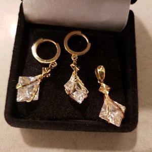 Earring and pendant set